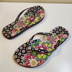 Vera Bradley Floral Rubber Flipflops suze 7-8